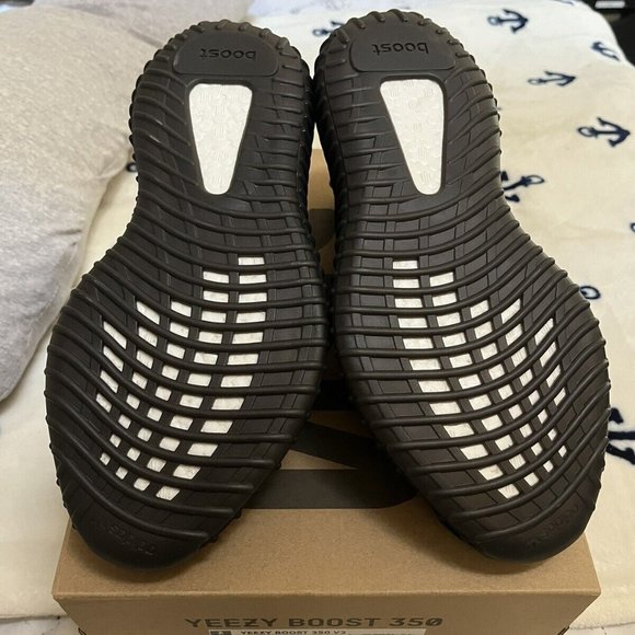 Yeezy Boost 350 V2 Bred CP9652